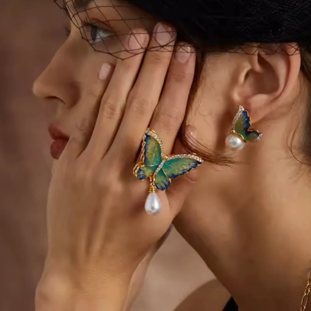 Royal Butterfly Gold Pearl Ring